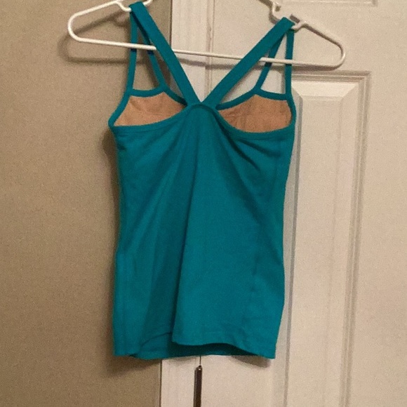 Women’s Yoga Top Size Small - Picture 2 of 2